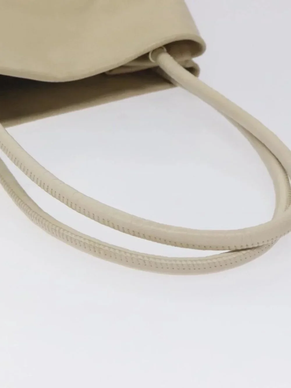 CHANEL Camelia Shoulder Bag Leather Ivory CC Auth 127482